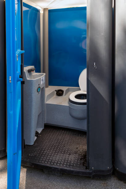 Portable Toilet Options We Offer in Beecher, MI